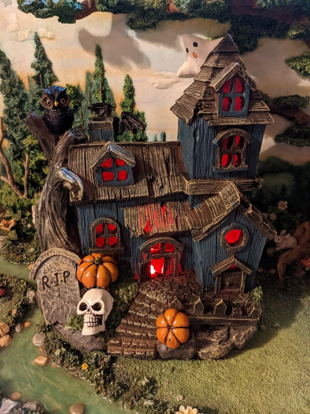 Lighted Haunted House