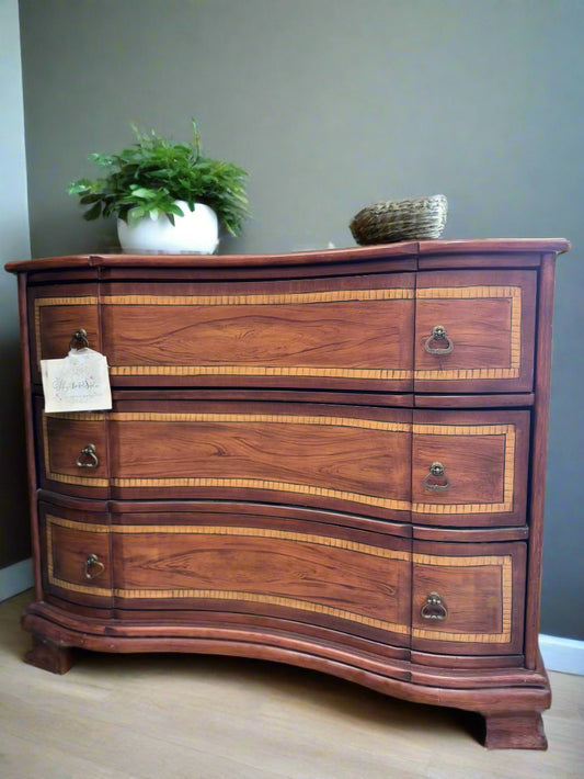 Beautiful Chest with 3 drawers