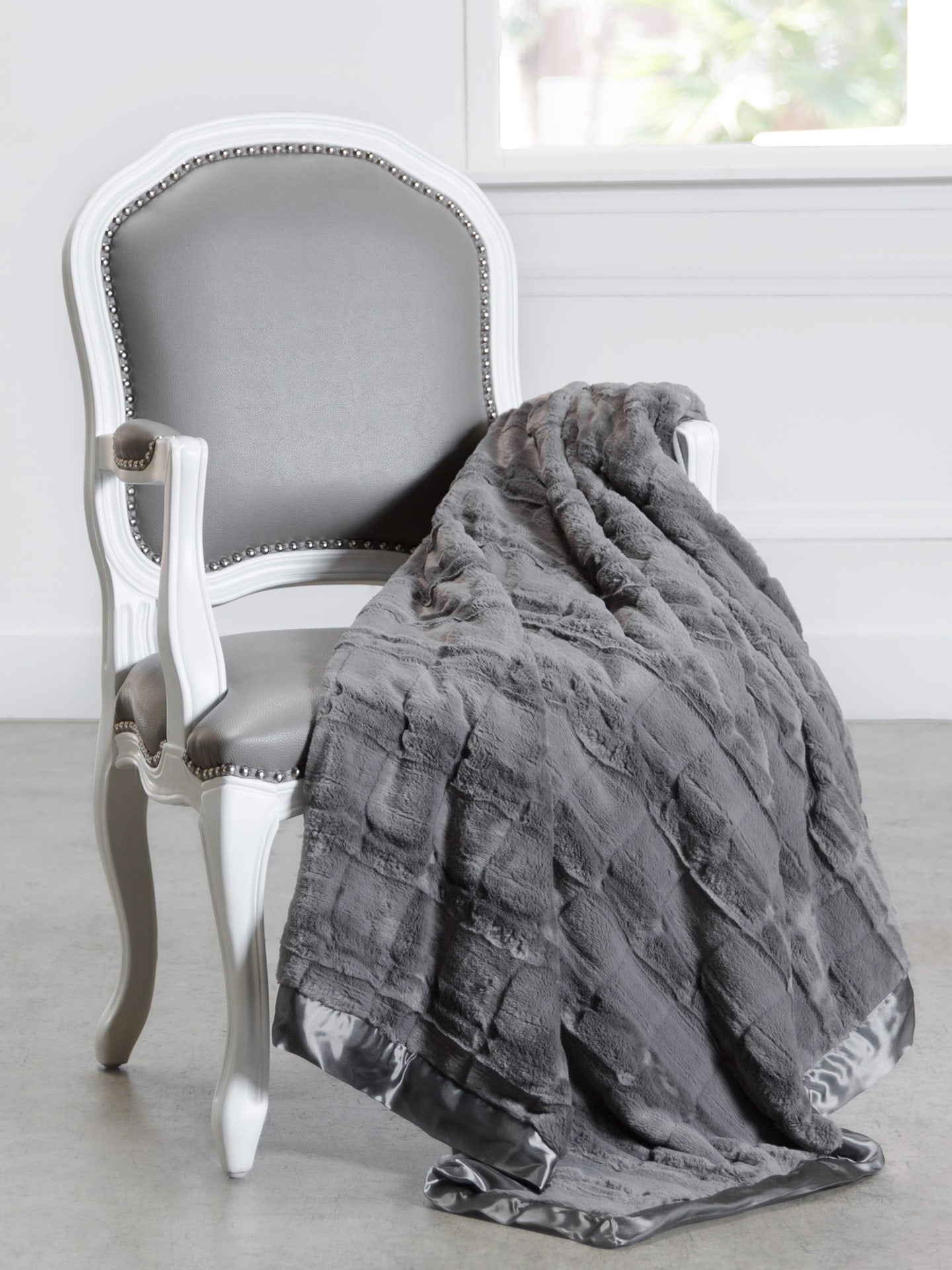 Little Giraffe Luxe Waterfall Throw