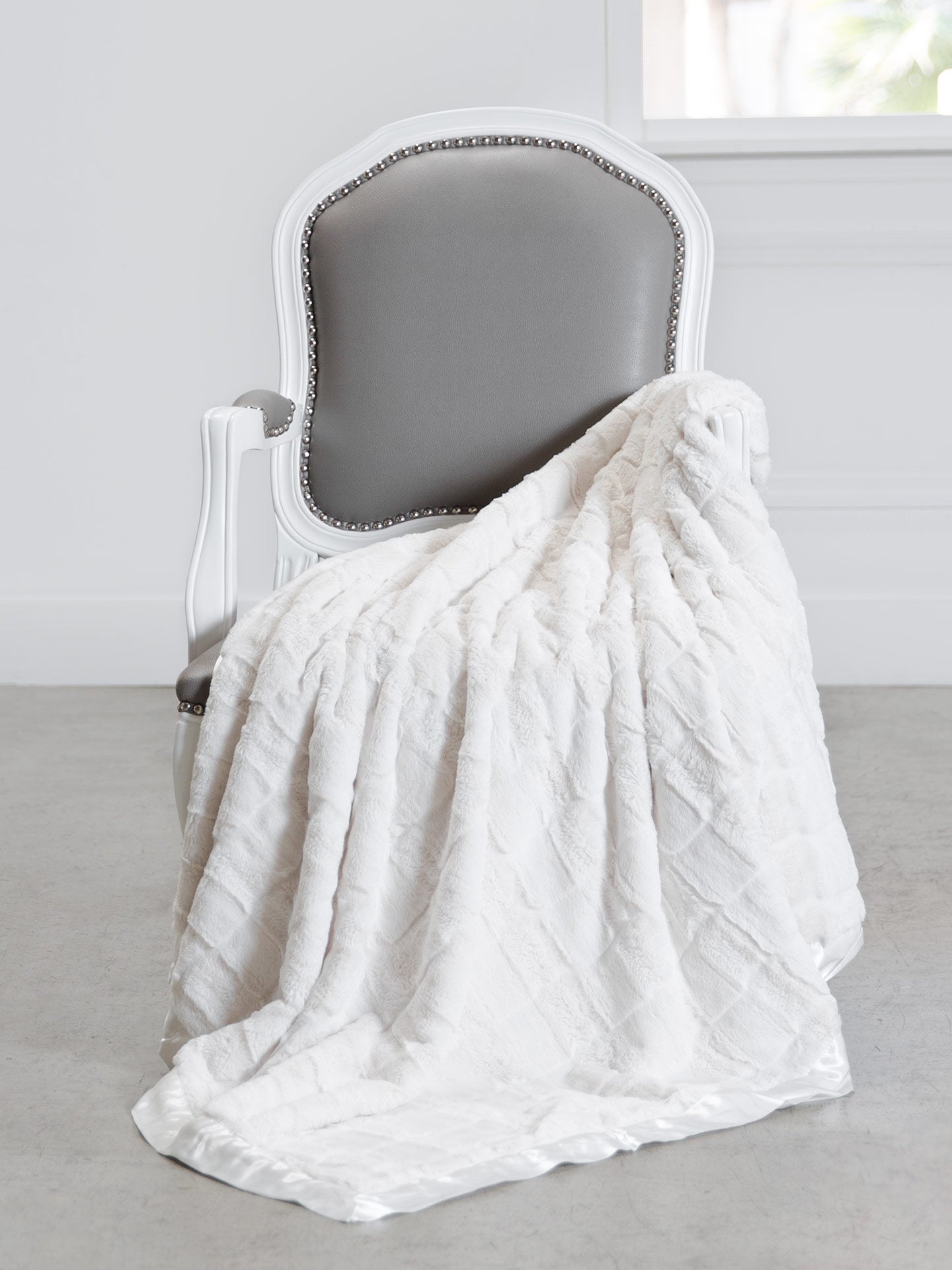 Little Giraffe Luxe Waterfall Throw