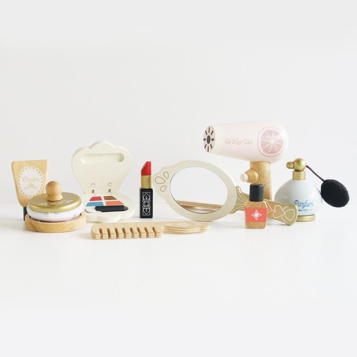 Star Beauty Bag with Wooden Accessories